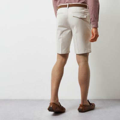 Cream belt detail slim fit shorts